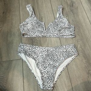 Dalmatian print bikini || size: xs